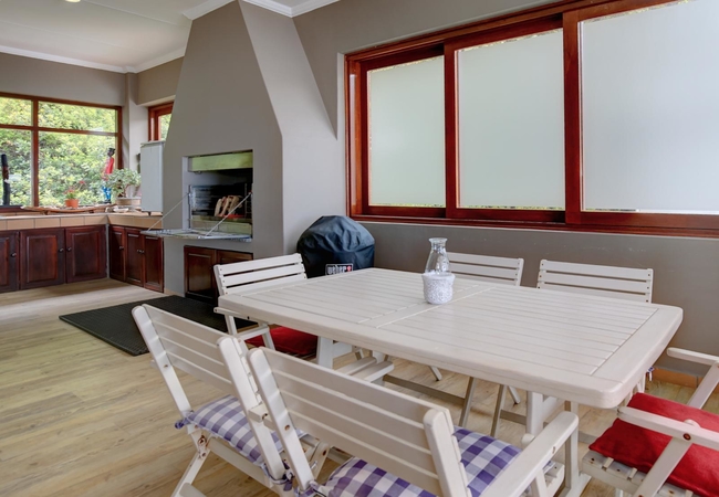 JAN SE PLEK One-Bedroom Apartment - Second Level