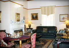 Guest living area