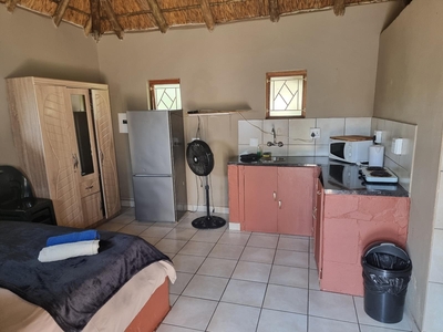 Basic Queen Room - Sable