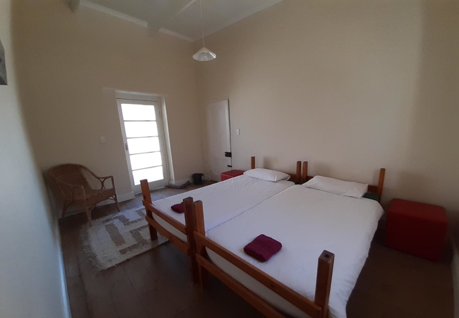 Owlhouse Backpackers Twin room