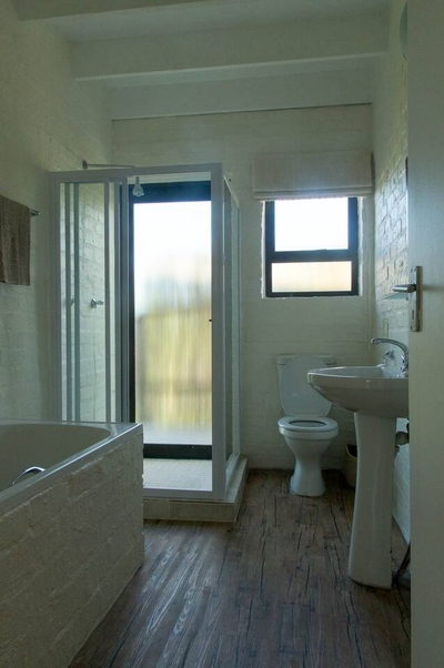 Oxalis Chalet Stanford