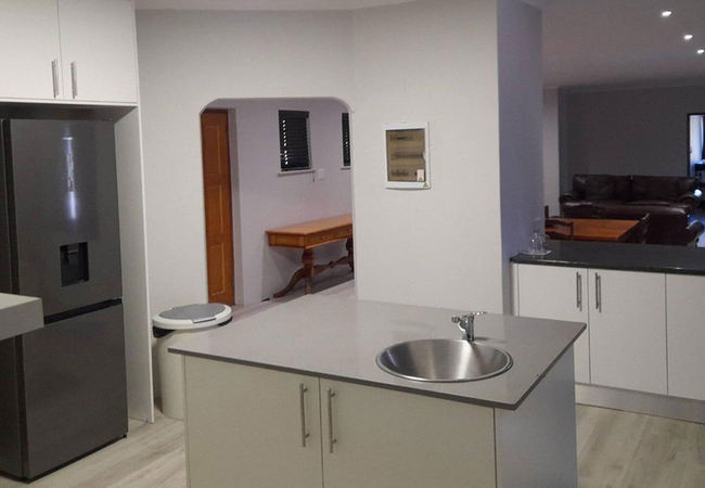 Three-bed Apartment with Kitchen