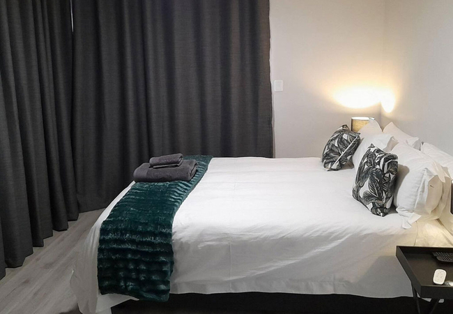 Three-bed Apartment with Kitchen