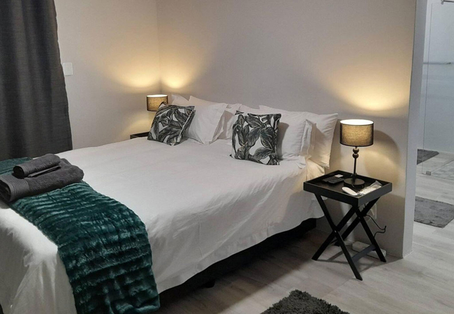 Three-bed Apartment with Kitchen