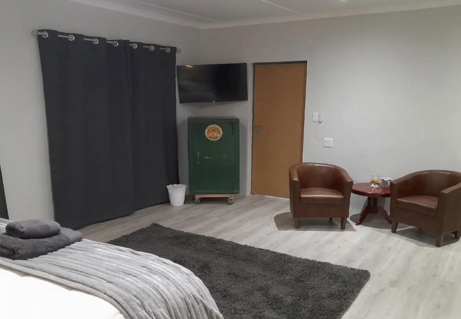 Deluxe Suite with Kitchenette