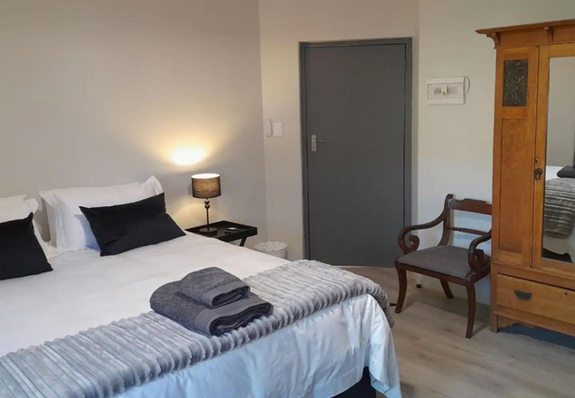 Deluxe Suite with Kitchenette