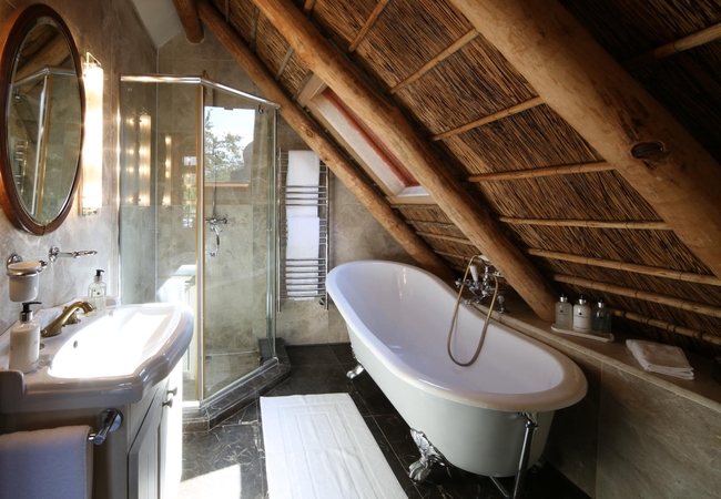 Jacaranda Double Thatch Room