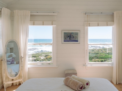 Pearl Bay Beach Villa
