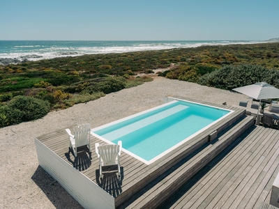 Pearl Bay Beach Villa