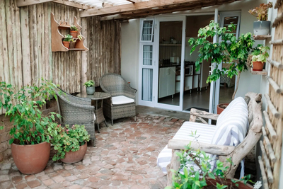 Pebbles Courtyard Apartment.