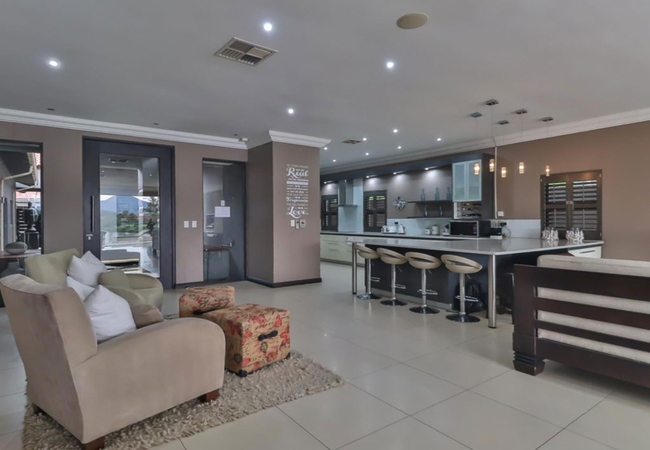 The Pecan Lake Guesthouse