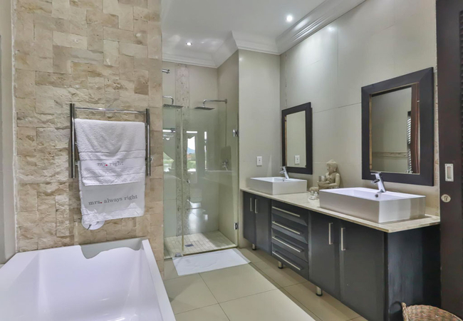 The Pecan Lake Guesthouse