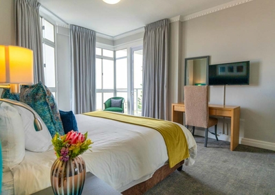 The Peninsula All-Suite Hotel