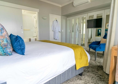 The Peninsula All-Suite Hotel