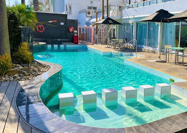The Peninsula All-Suite Hotel