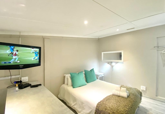 Lakeside Suite No. 3