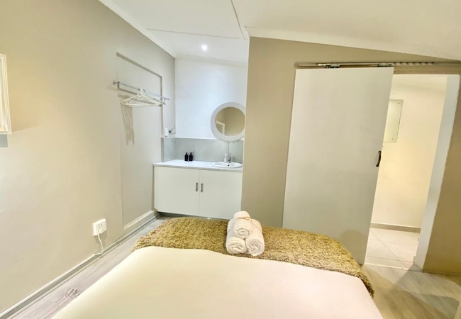 Lakeside Suite No. 3