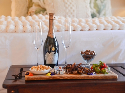 Honeymoon Suite