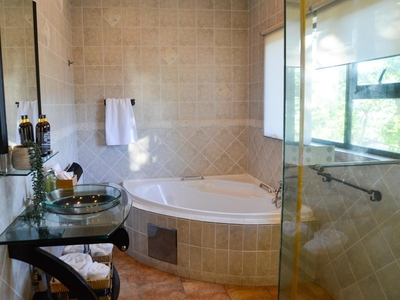 Honeymoon Suite