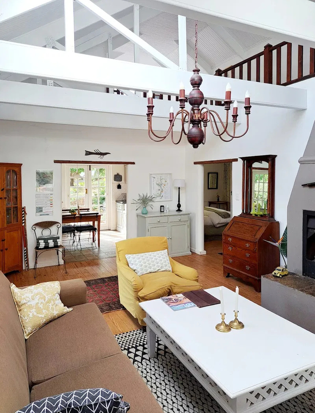 Porcupine Hills Farmhouse