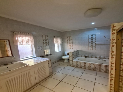DOUBLE (Full Bathroom)