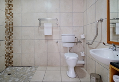 Universally Accessible Bathroom