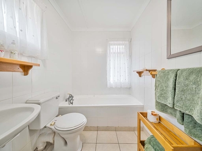 Room 5: Deluxe King Room