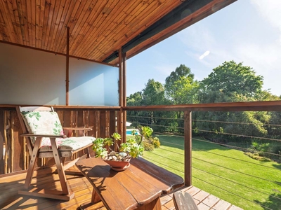 Room 5: Deluxe King Room