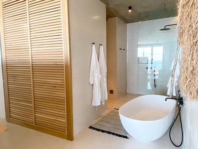 Khoi King Suite with Sea View