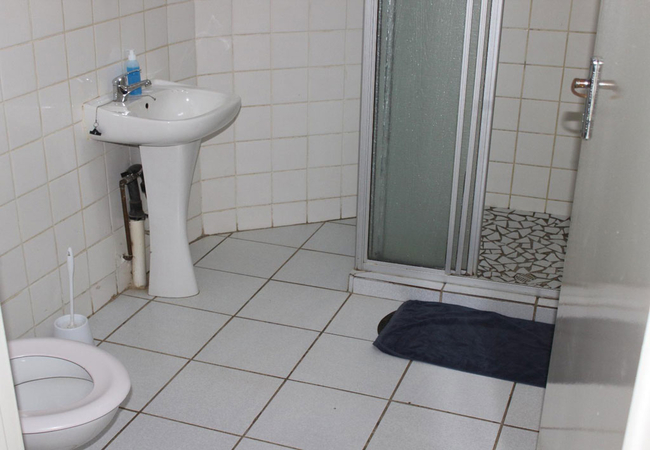 Deluxe Queen Room Downstairs