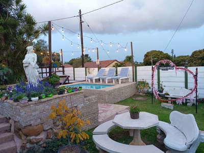 Garden Room C