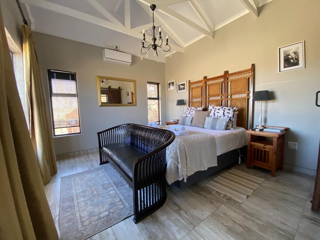 Queen Room with River View