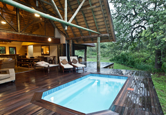 Rhino River Lodge