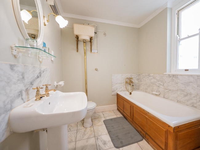 Superior Double Suite 7 