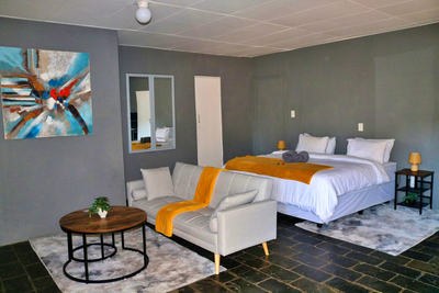 Cosy Mountain FarmStay w/ private Boma