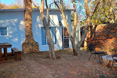 Cosy Mountain FarmStay w/ private Boma