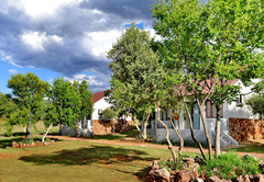 Thanda Manzi Country Hotel