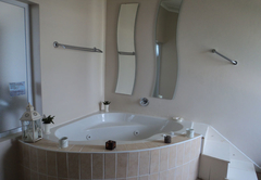 Spa bath honeymoon suite
