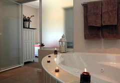Spa bath honeymoon suite