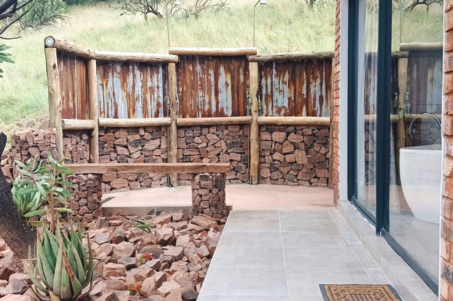 Rocky Road Mountain Lodge