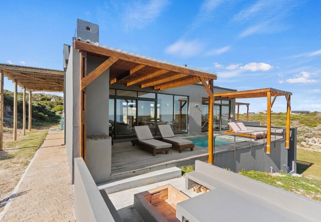 Romansbaai Moksha on the Sea