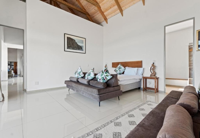 Romansbaai Moksha on the Sea