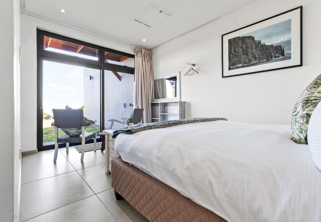 Romansbaai Moksha on the Sea