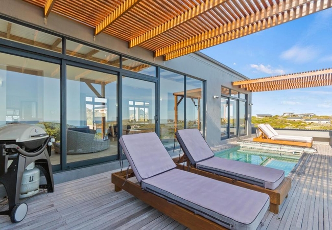 Romansbaai Moksha on the Sea