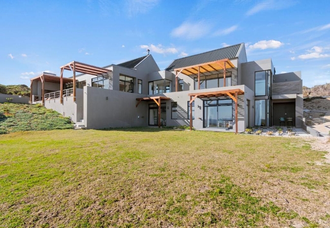 Romansbaai Moksha on the Sea