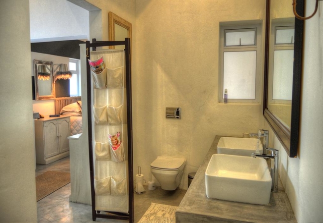 Deluxe Family Room 5 