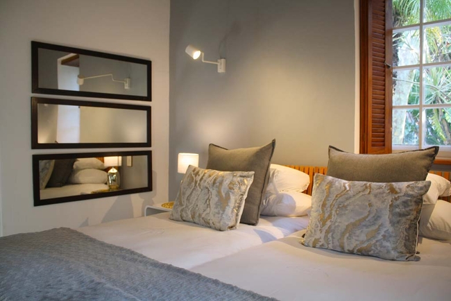 Basic Twin Cosy Bedroom