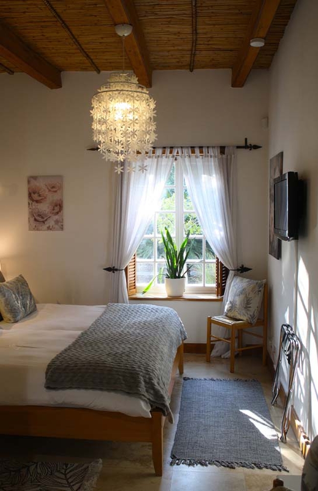 Basic Twin Cosy Bedroom