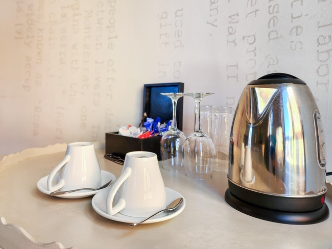 Deluxe Suite 102 / Bath 