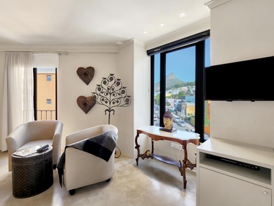 Deluxe Suite 302 / Bath and Rain Shower